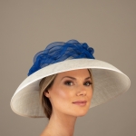 Loche hat hostie hats