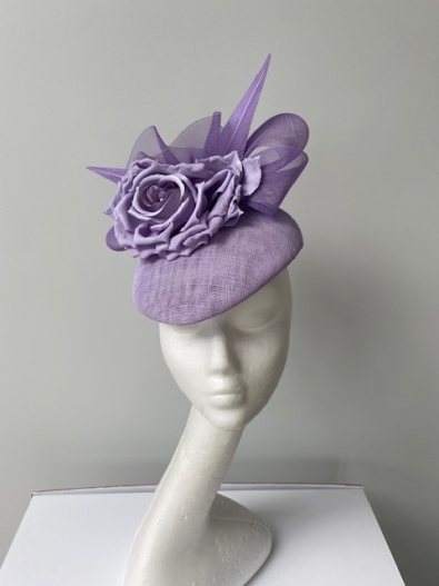 Hat Base: White Lilac, Rose: White Lilac, Crin Loops: Light Lilac, Feathers: Light Lilac