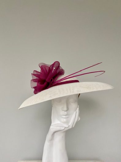 Hat Base: Shock White Pure, Band/Crin/Quills: Shock Pink