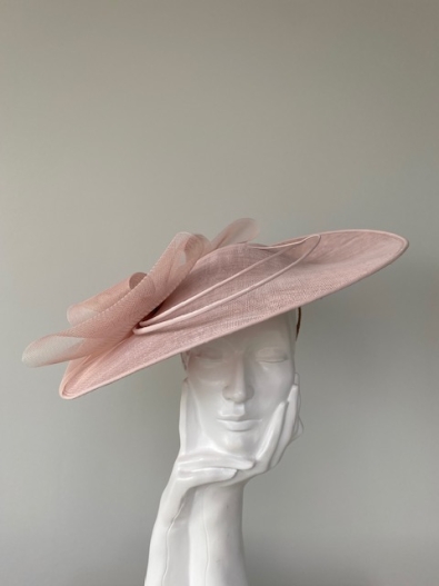 Hat Base: Soft Pink, Bow: Soft Pink, Quills: Soft Pink